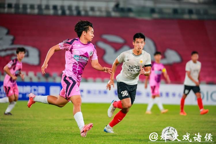 广东超级杯足球联赛开赛,13支草根球队以球贺新春 广东超级杯足球联赛开赛,13支草根球队以球贺新春