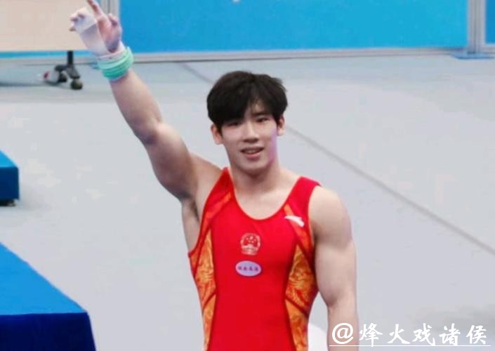 神仙打架？高校晒“宝藏”运动员，简历亮了